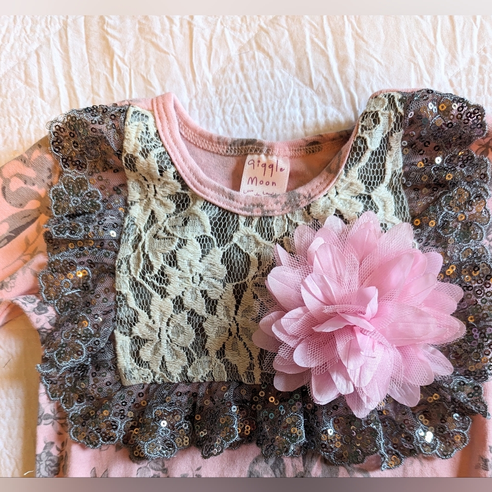 Giggle Moon long sleeve floral romper with faux fur bell-bottoms size 18 months - Picture 2 of 6